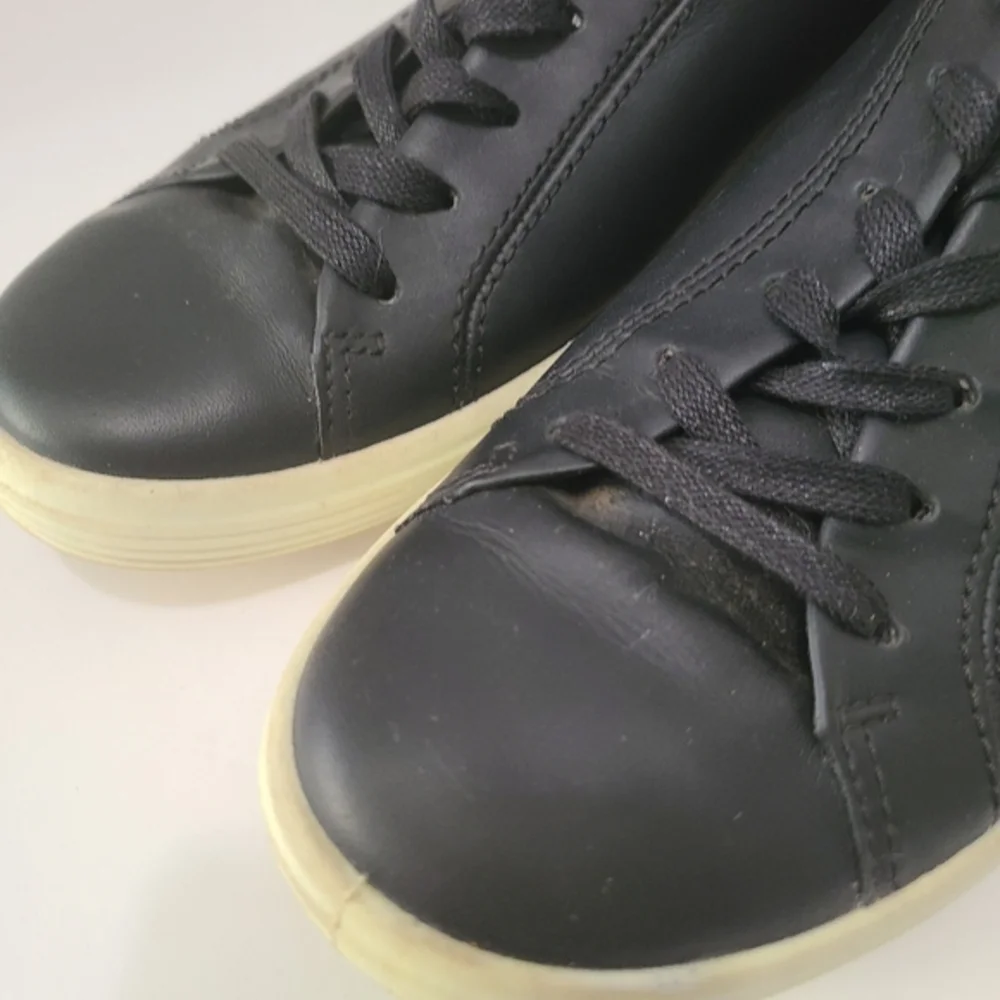 Ecco Womens Soft 7Street Sneaker 40 (9-9.5) Extra Width Black‎ Snakeskin Leather